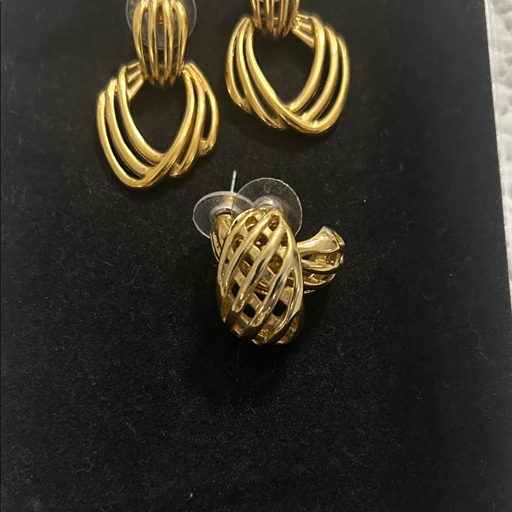 Two Pairs of Elegant Gold Earrings - Picture 3 of 4